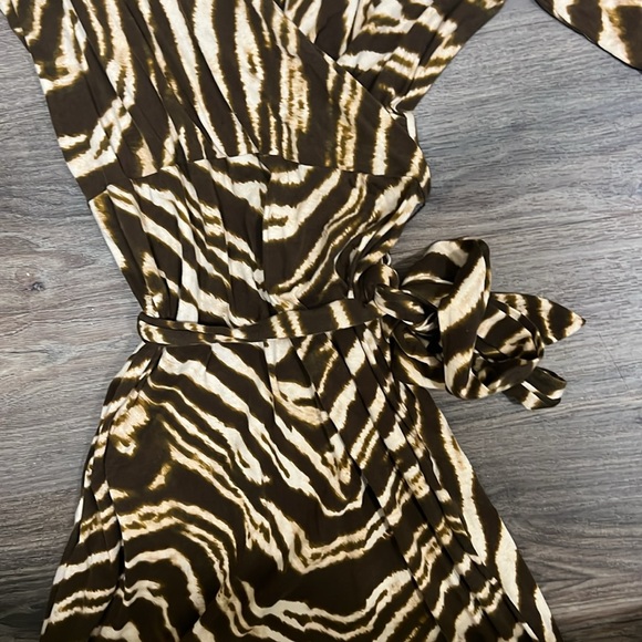 Jones New York brown wrap dress/PL / belt - Picture 3 of 6